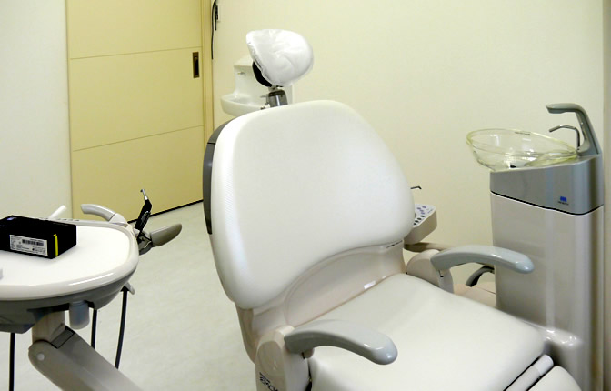横浜栄区上之町の歯医者さん・ バリアフリー、プライバシー保護、衛生管理に配慮|栄・上之歯科医院